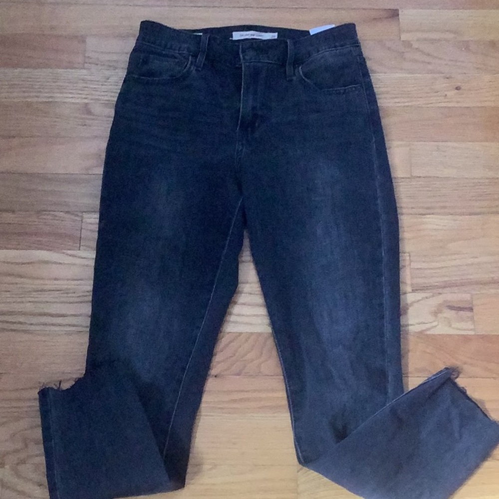 Levi’s black jeans